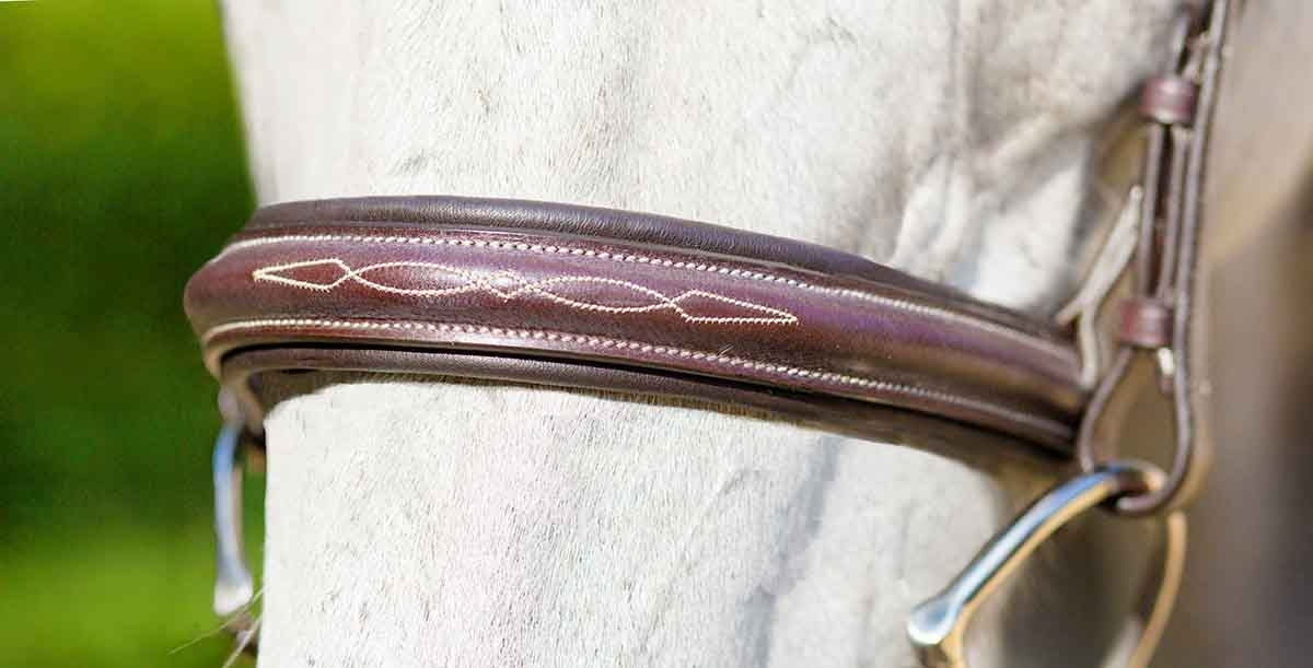 5-949920-stitchdetail.jpg