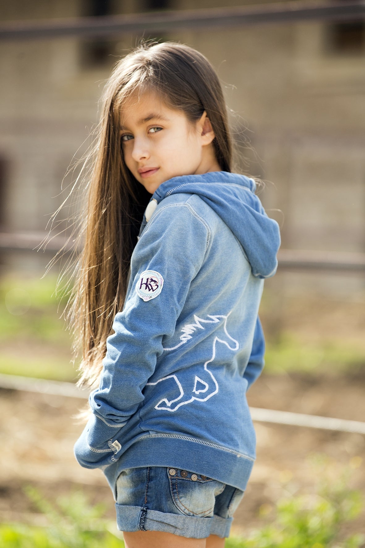 5-714304-lightdenimback.jpg