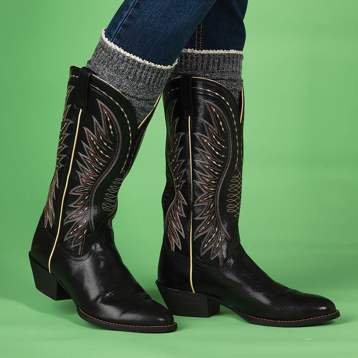 5-920578-blackinboot.jpg